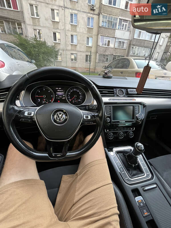 Універсал Volkswagen Passat 2015 в Сумах
