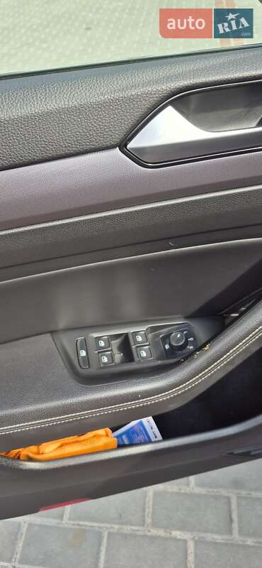 Универсал Volkswagen Passat 2017 в Василькове