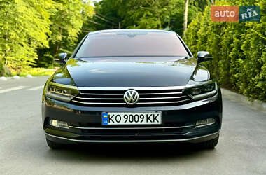Седан Volkswagen Passat 2016 в Ужгороді