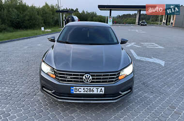 Седан Volkswagen Passat 2015 в 