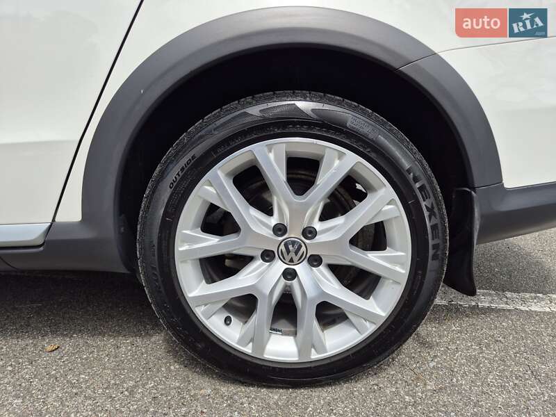 Універсал Volkswagen Passat 2014 в Києві