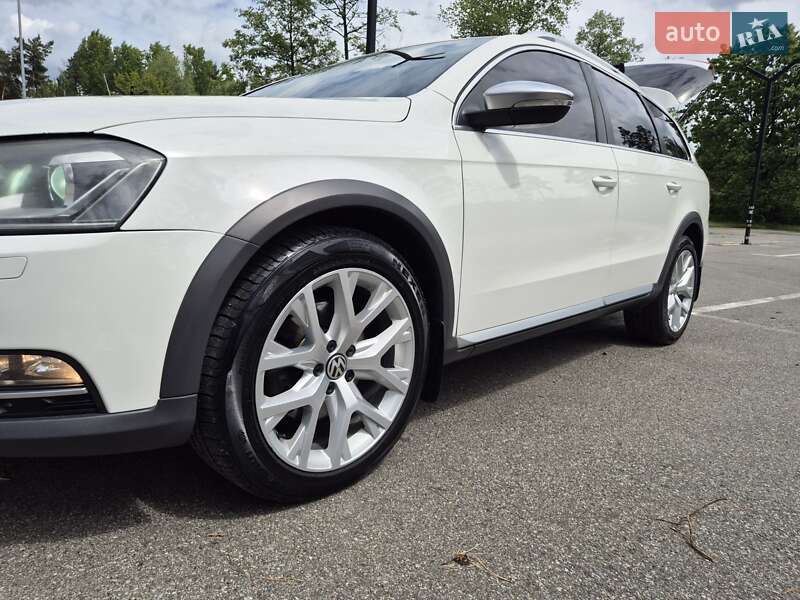 Універсал Volkswagen Passat 2014 в Києві