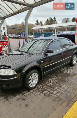 Седан Volkswagen Passat 2003 в Рівному