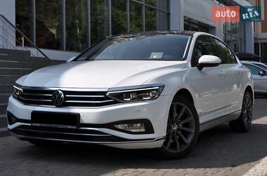 Седан Volkswagen Passat 2020 в Одесі