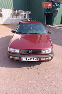 Седан Volkswagen Passat 1995 в Черкассах