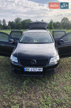Універсал Volkswagen Passat 2010 в Дубровиці