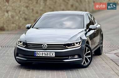 Седан Volkswagen Passat 2015 в 