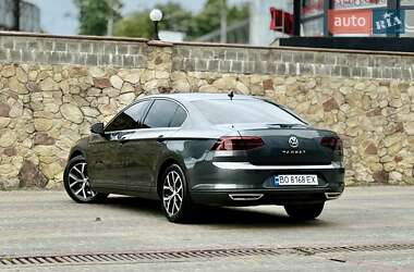 Седан Volkswagen Passat 2015 в 