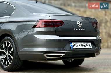 Седан Volkswagen Passat 2015 в 