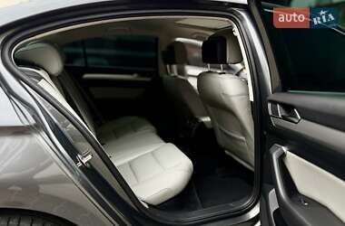 Седан Volkswagen Passat 2015 в 