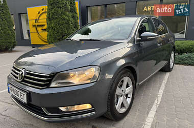 Седан Volkswagen Passat 2011 в 