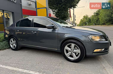 Седан Volkswagen Passat 2011 в 