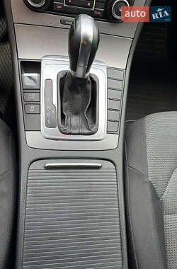 Седан Volkswagen Passat 2011 в 