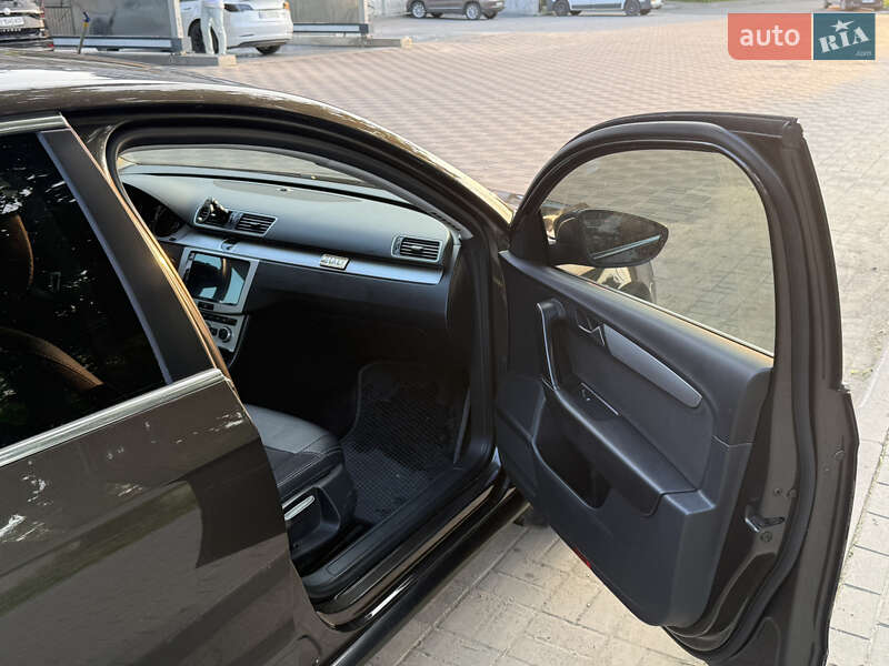Седан Volkswagen Passat 2013 в Хмельницькому