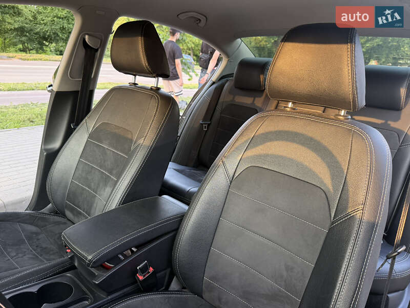Седан Volkswagen Passat 2013 в Хмельницькому