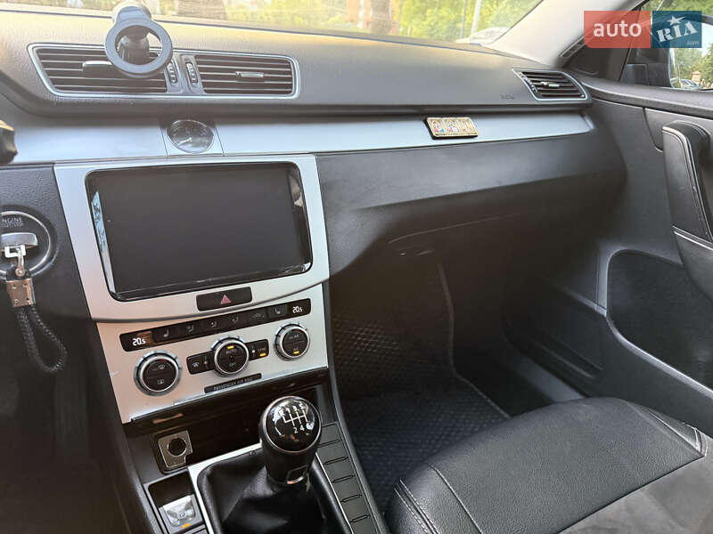Седан Volkswagen Passat 2013 в Хмельницькому
