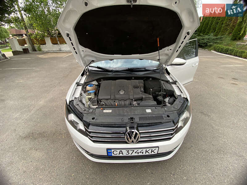 Седан Volkswagen Passat 2012 в Черкасах