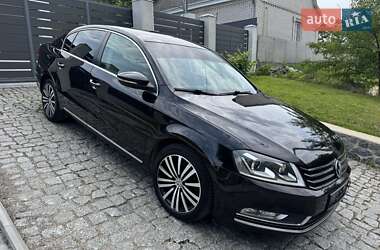 Седан Volkswagen Passat 2012 в Умані