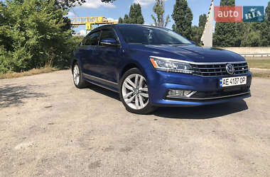 Седан Volkswagen Passat 2017 в Києві