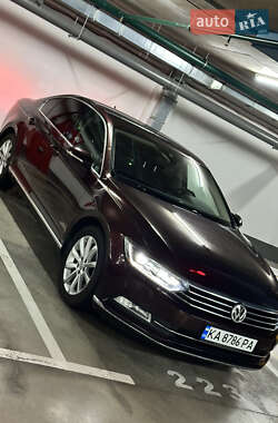 Седан Volkswagen Passat 2015 в Києві