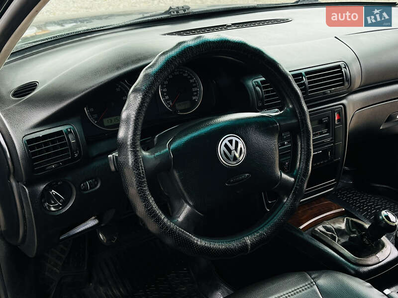 Седан Volkswagen Passat 2003 в Харькове