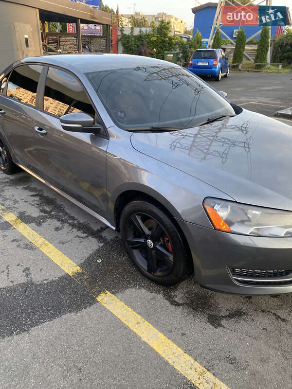 Седан Volkswagen Passat 2012 в Софиевской Борщаговке