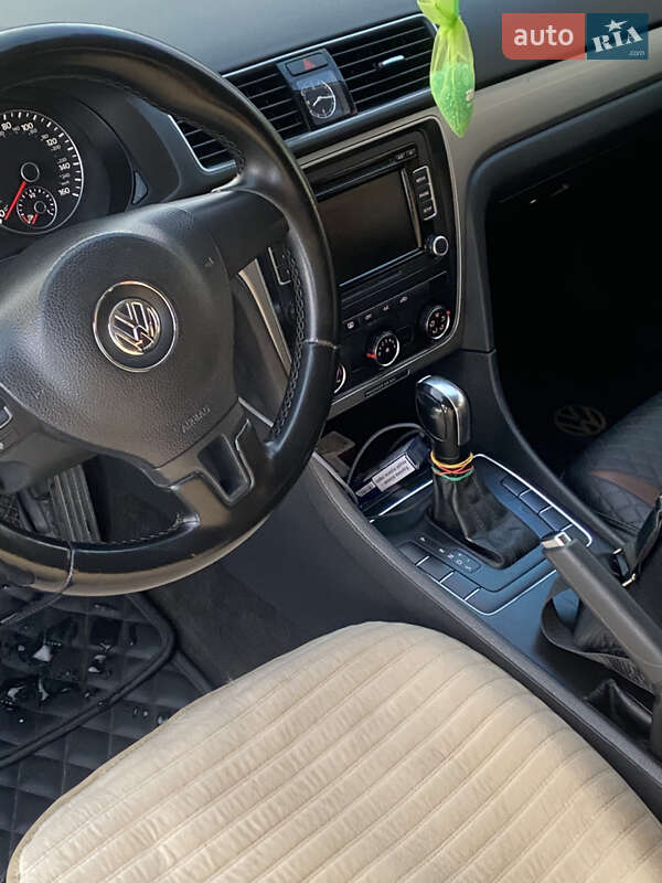 Седан Volkswagen Passat 2012 в Софиевской Борщаговке