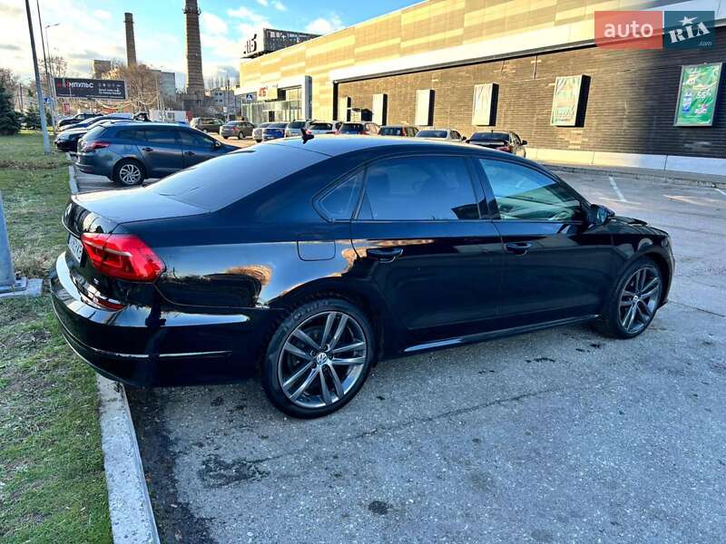 Седан Volkswagen Passat 2016 в Киеве