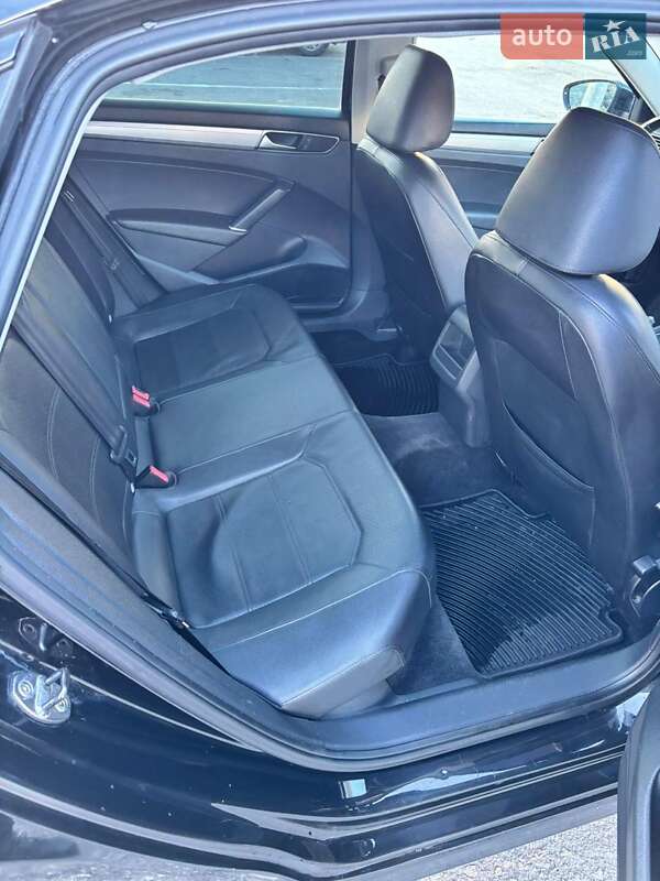 Седан Volkswagen Passat 2016 в Киеве