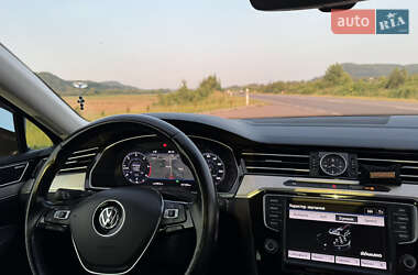 Седан Volkswagen Passat 2017 в 