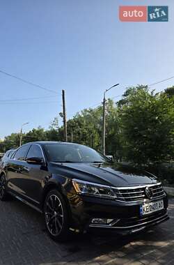 Седан Volkswagen Passat 2015 в Днепре