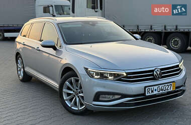 Універсал Volkswagen Passat 2021 в Тернополі