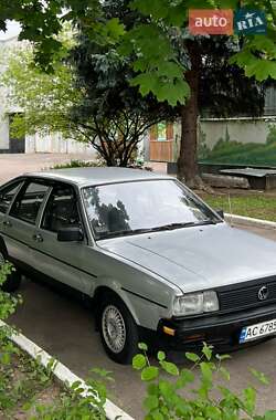 Седан Volkswagen Passat 1985 в Рівному