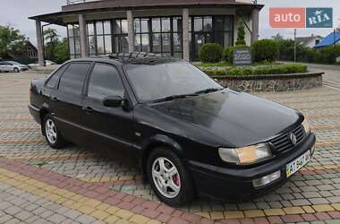 Седан Volkswagen Passat 1994 в Надвірній