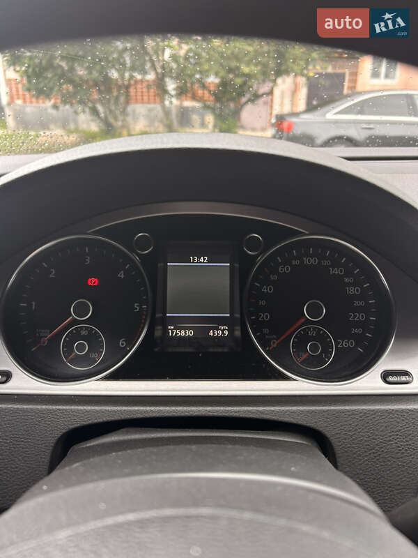 Универсал Volkswagen Passat 2012 в Харькове