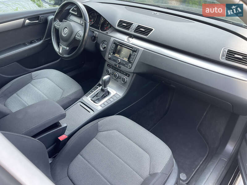 Універсал Volkswagen Passat 2014 в Луцьку