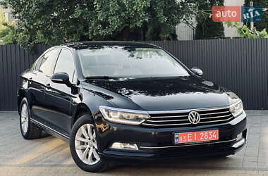 Седан Volkswagen Passat 2018 в Ужгороде