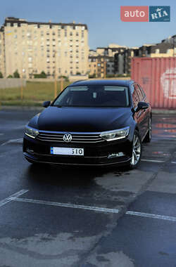 Универсал Volkswagen Passat 2015 в Киеве