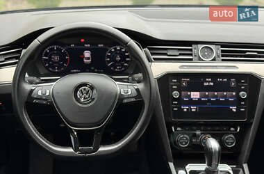 Седан Volkswagen Passat 2018 в 