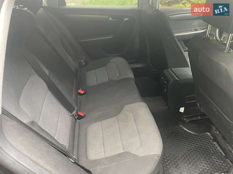 Универсал Volkswagen Passat 2011 в Казатине