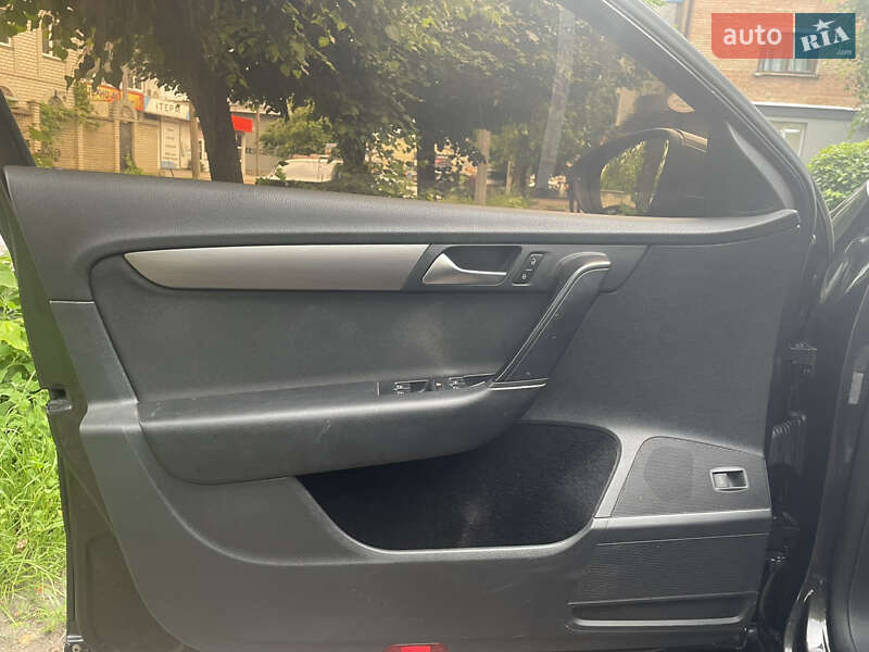 Универсал Volkswagen Passat 2011 в Казатине