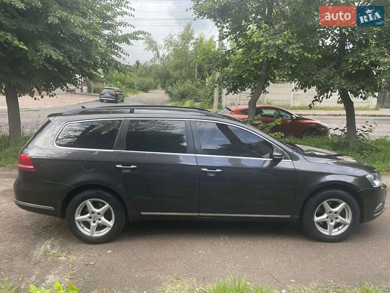 Универсал Volkswagen Passat 2011 в Казатине