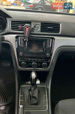 Седан Volkswagen Passat 2015 в 