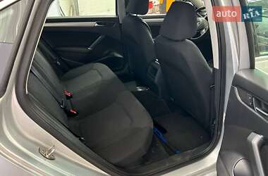 Седан Volkswagen Passat 2015 в 
