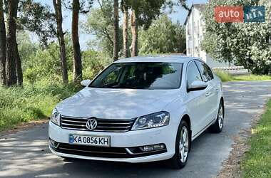 Седан Volkswagen Passat 2011 в Києві