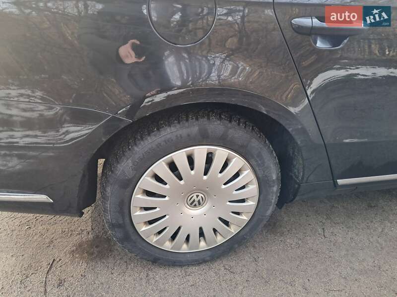 Универсал Volkswagen Passat 2011 в Новояворовске