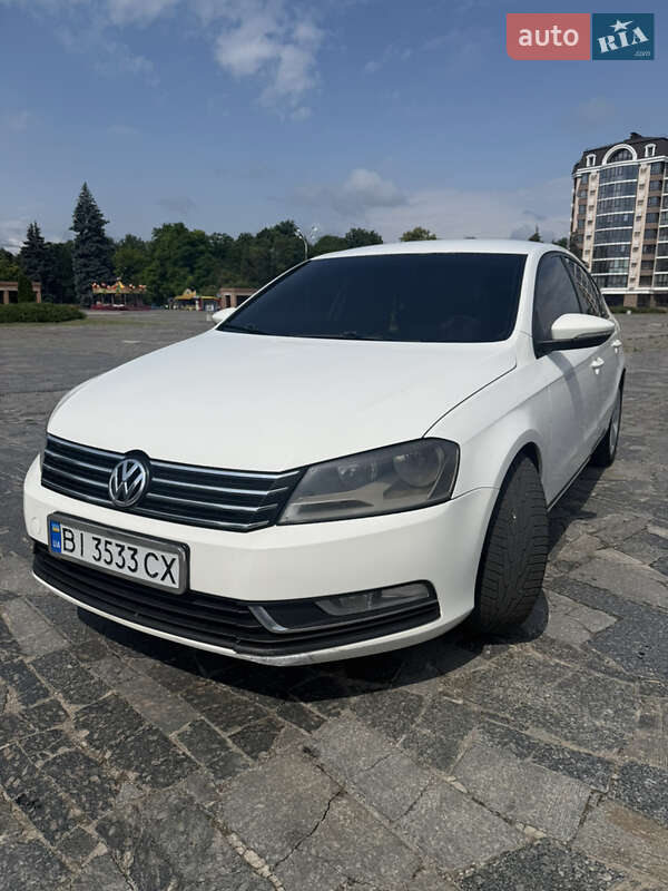 Седан Volkswagen Passat 2011 в Кременчуге