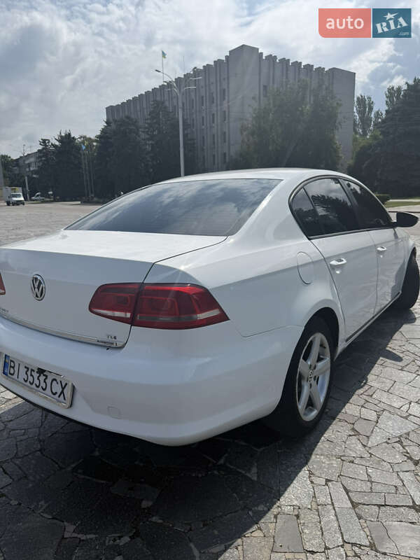 Седан Volkswagen Passat 2011 в Кременчуге