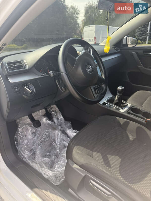 Седан Volkswagen Passat 2011 в Кременчуге