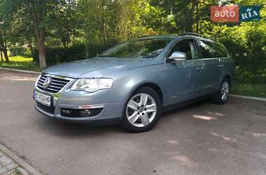 Универсал Volkswagen Passat 2010 в Дрогобыче